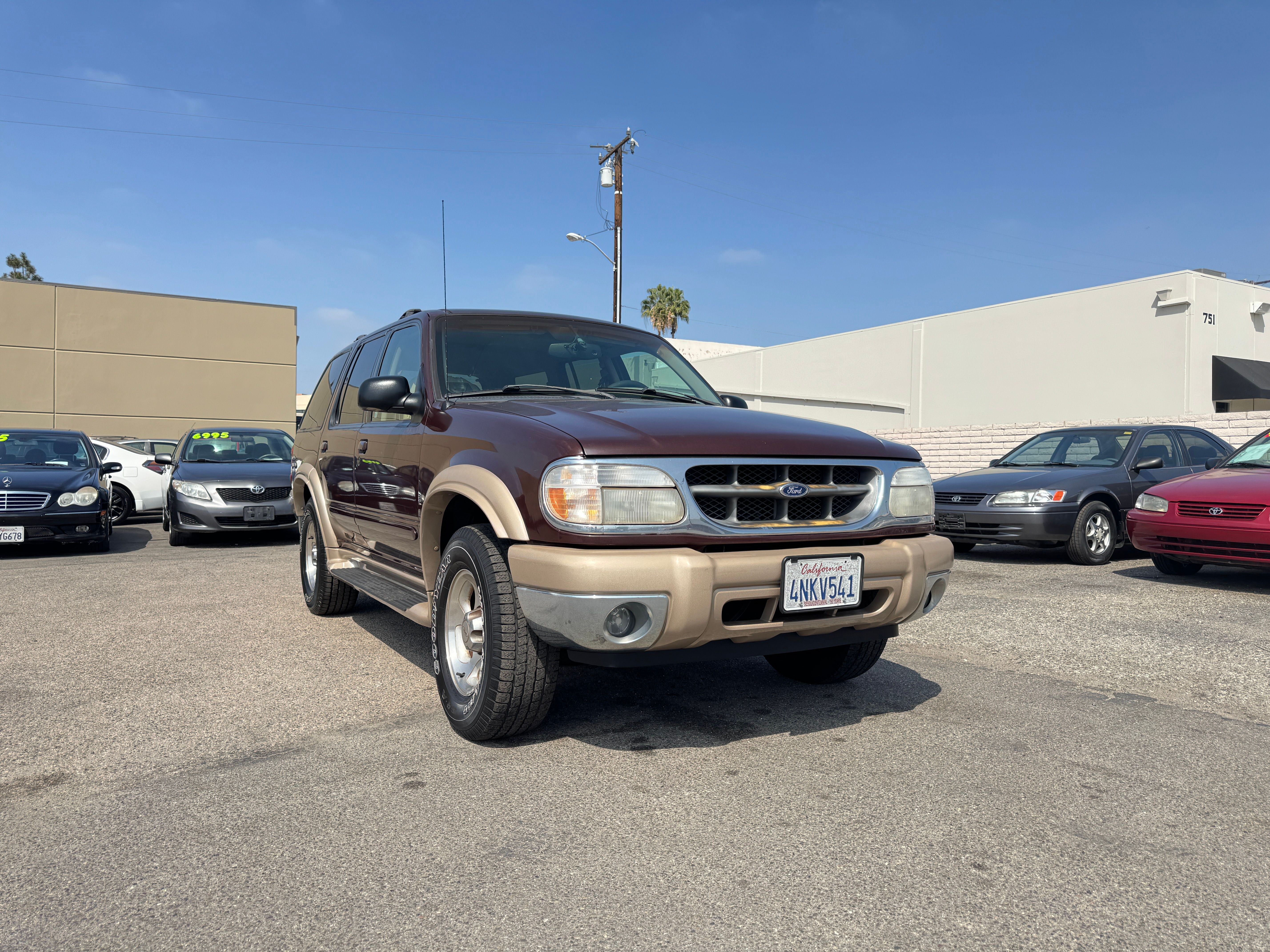 Used 2000 Ford Explorer 2WD Eddie Bauer image 12
