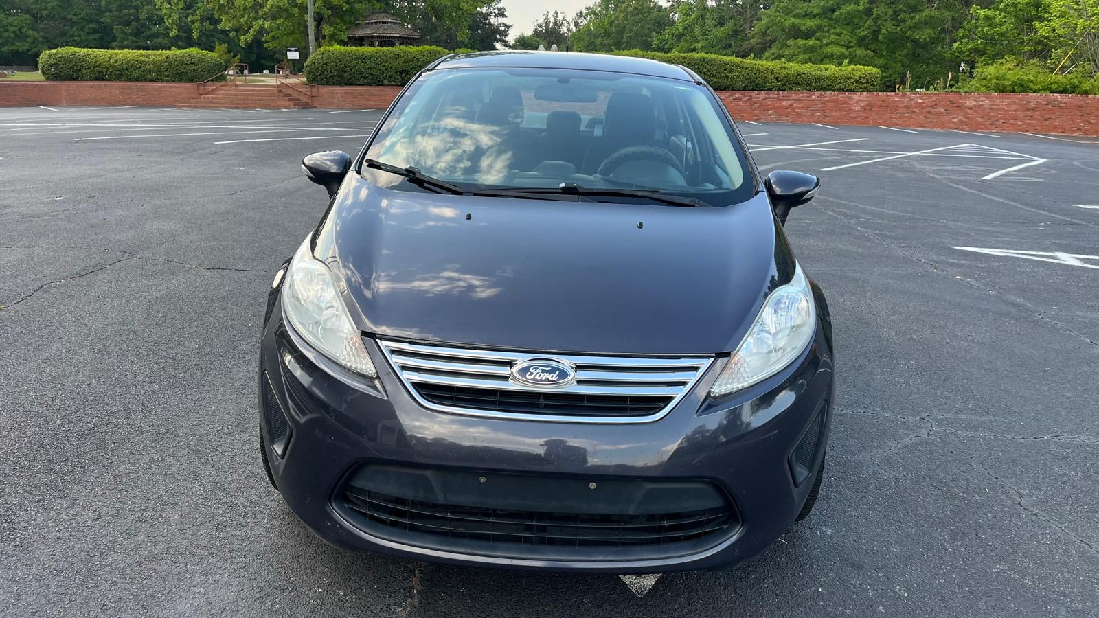 Used 2013 Ford Fiesta SE Sedan FWD image 2