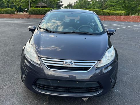 Used 2013 Ford Fiesta SE Sedan FWD image 2