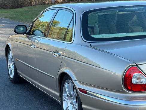 Used 2004 Jaguar XJ Vanden Plas RWD image 7