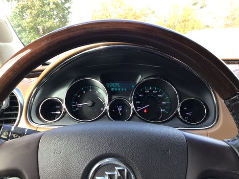 Used 2013 Buick Enclave Premium image 9