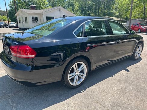 Used 2014 Volkswagen Passat image 5