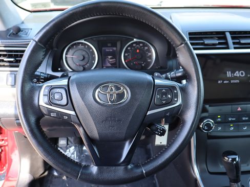 Used 2016 Toyota Camry SE image 19