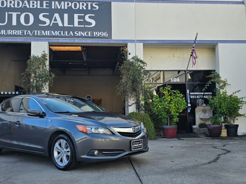Used 2013 Acura ILX image 1