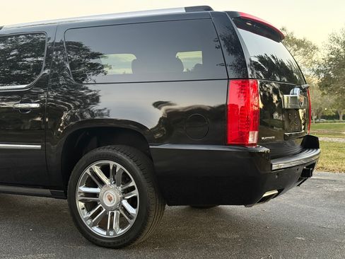 Used 2014 Cadillac Escalade ESV Platinum image 43