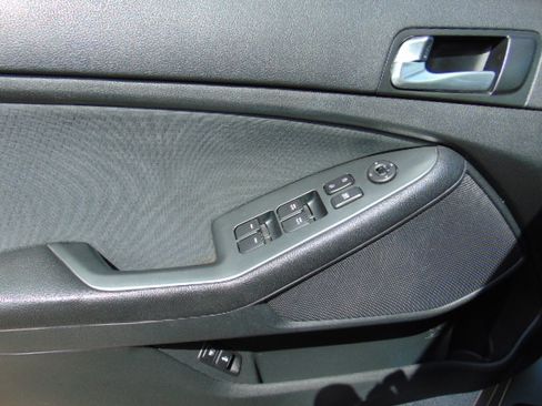 Used 2015 Kia Optima LX image 12