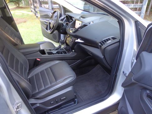 Used 2017 Ford Escape 4WD Titanium image 11