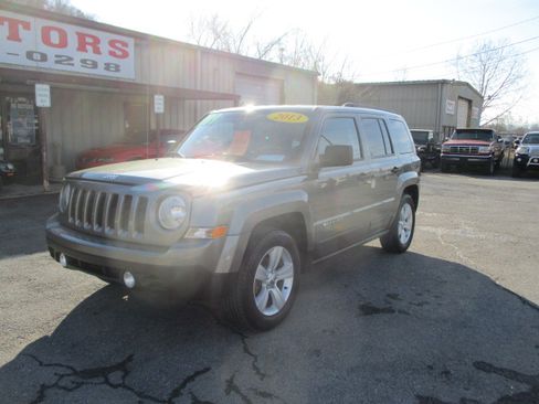 Used 2013 Jeep Patriot Sport image 2