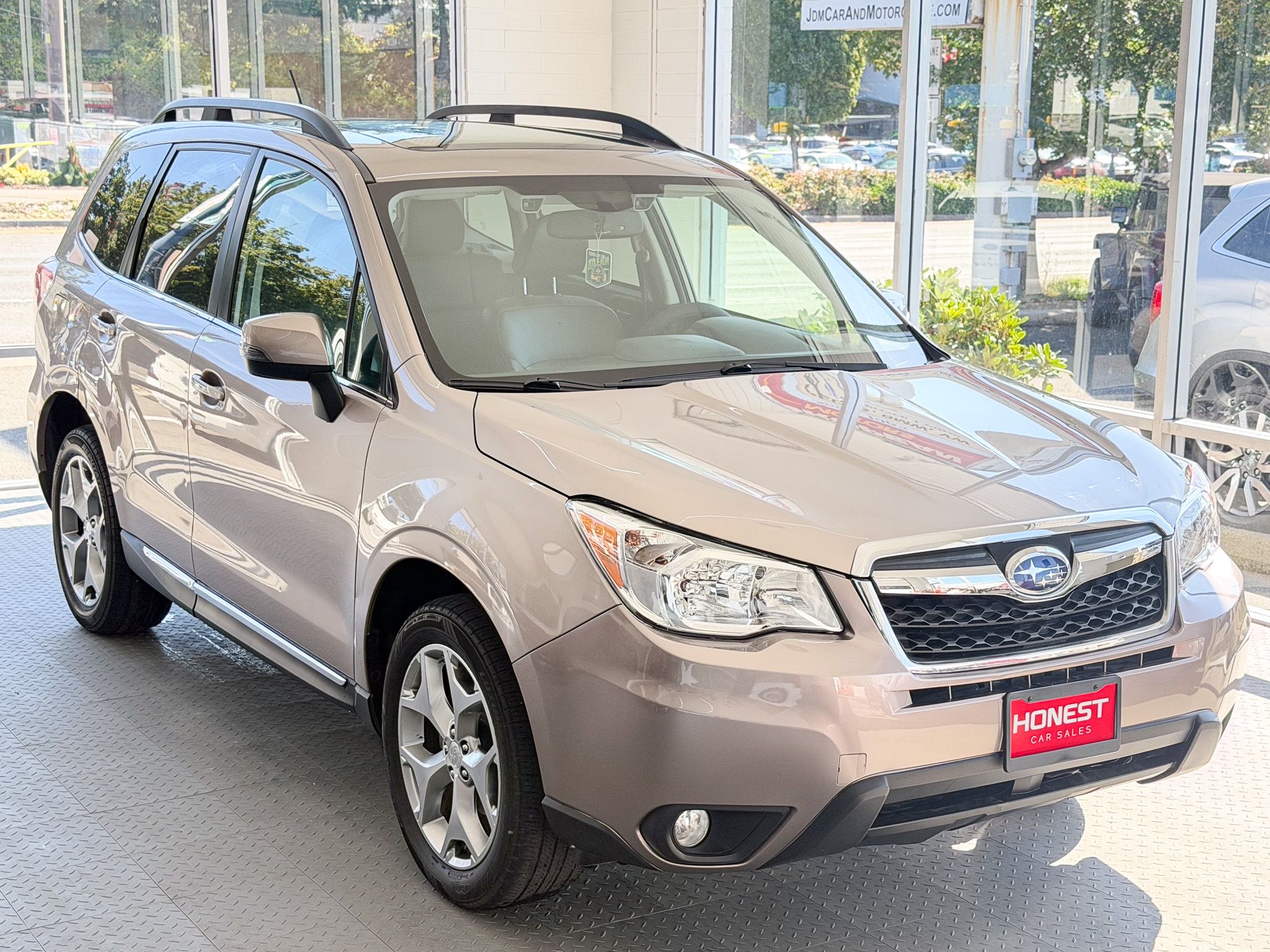 Used 2015 Subaru Forester 2.5i Touring AWD/4WD image 1