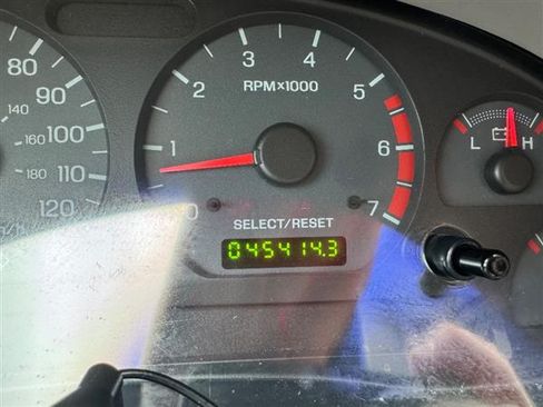 Used 2004 Ford Mustang Coupe RWD image 10