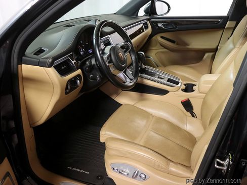 Used 2017 Porsche Macan GTS image 12