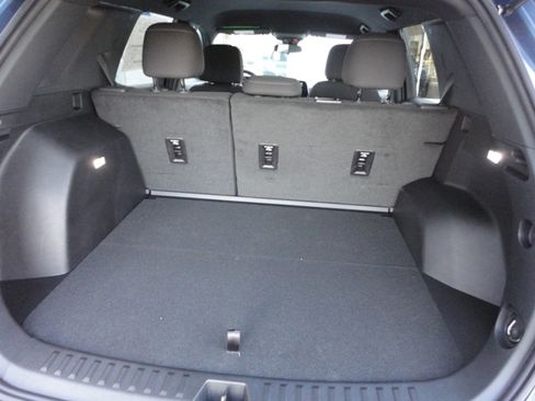 New 2026 Chevrolet Equinox AWD LT image 17