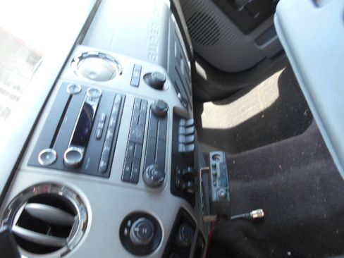 Used 2015 Ford F250 4x4 Crew Cab Super Duty image 6