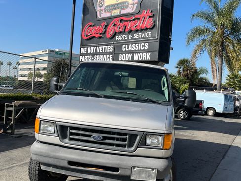 Used 2003 Ford E-350 and Econoline 350 image 36