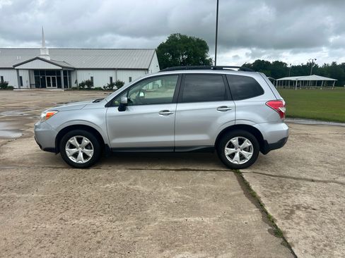 Used 2015 Subaru Forester 2.5i Premium AWD/4WD image 8