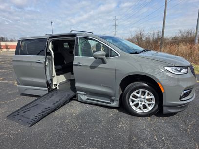 Used 2021 Chrysler Pacifica Touring-L