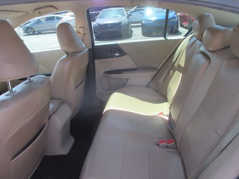Used 2016 Honda Accord LX Sedan image 12