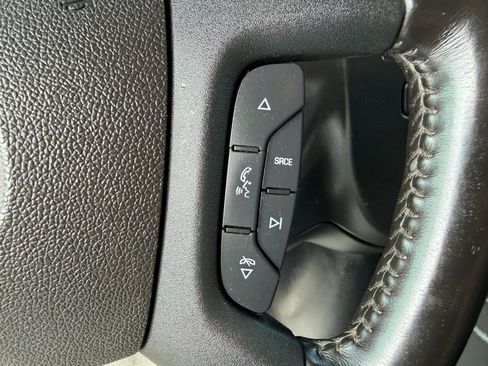 Used 2020 Chevrolet Express 2500 image 12