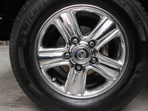 Used 2007 Lexus LX 470 image 16