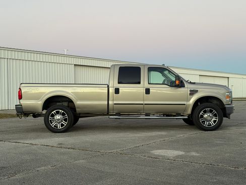 Used 2010 Ford F350 Lariat image 6