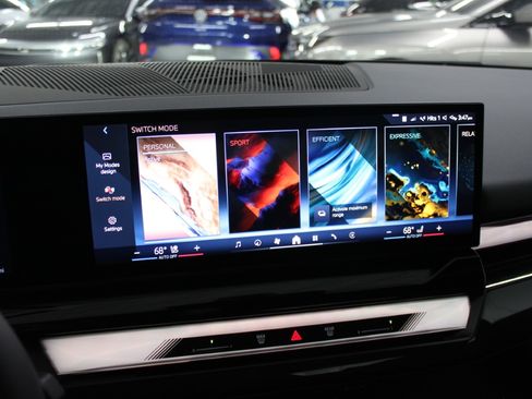 Used 2025 BMW i5 xDrive40 image 28