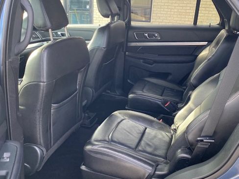 Used 2018 Ford Explorer XLT image 21