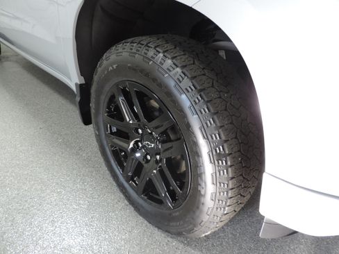 Used 2024 Chevrolet Silverado 1500 RST AWD/4WD image 12