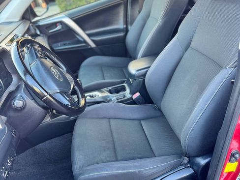 Used 2017 Toyota RAV4 XLE image 5