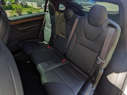 Used 2020 Tesla Model X image 11