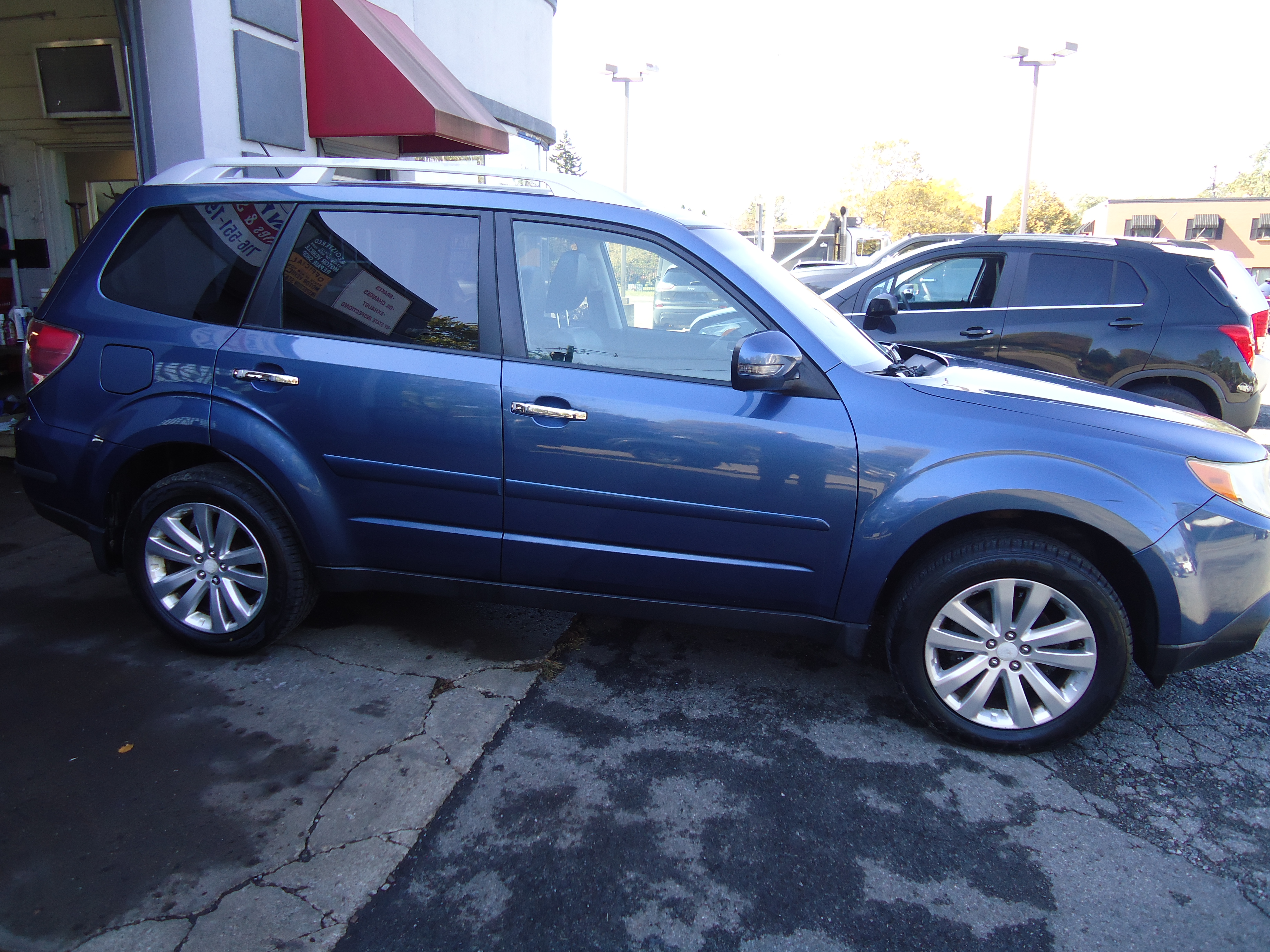 Used 2011 Subaru Forester 2.5X Touring AWD/4WD image 4