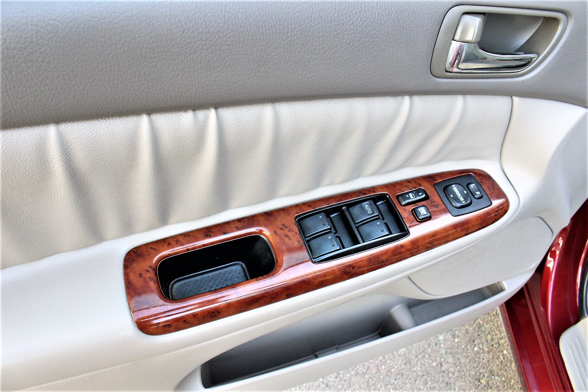 Used 2005 Toyota Camry XLE FWD image 10