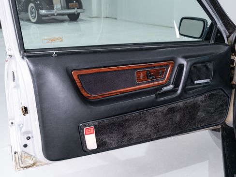 Used 1990 Lincoln Mark VII Blass image 51