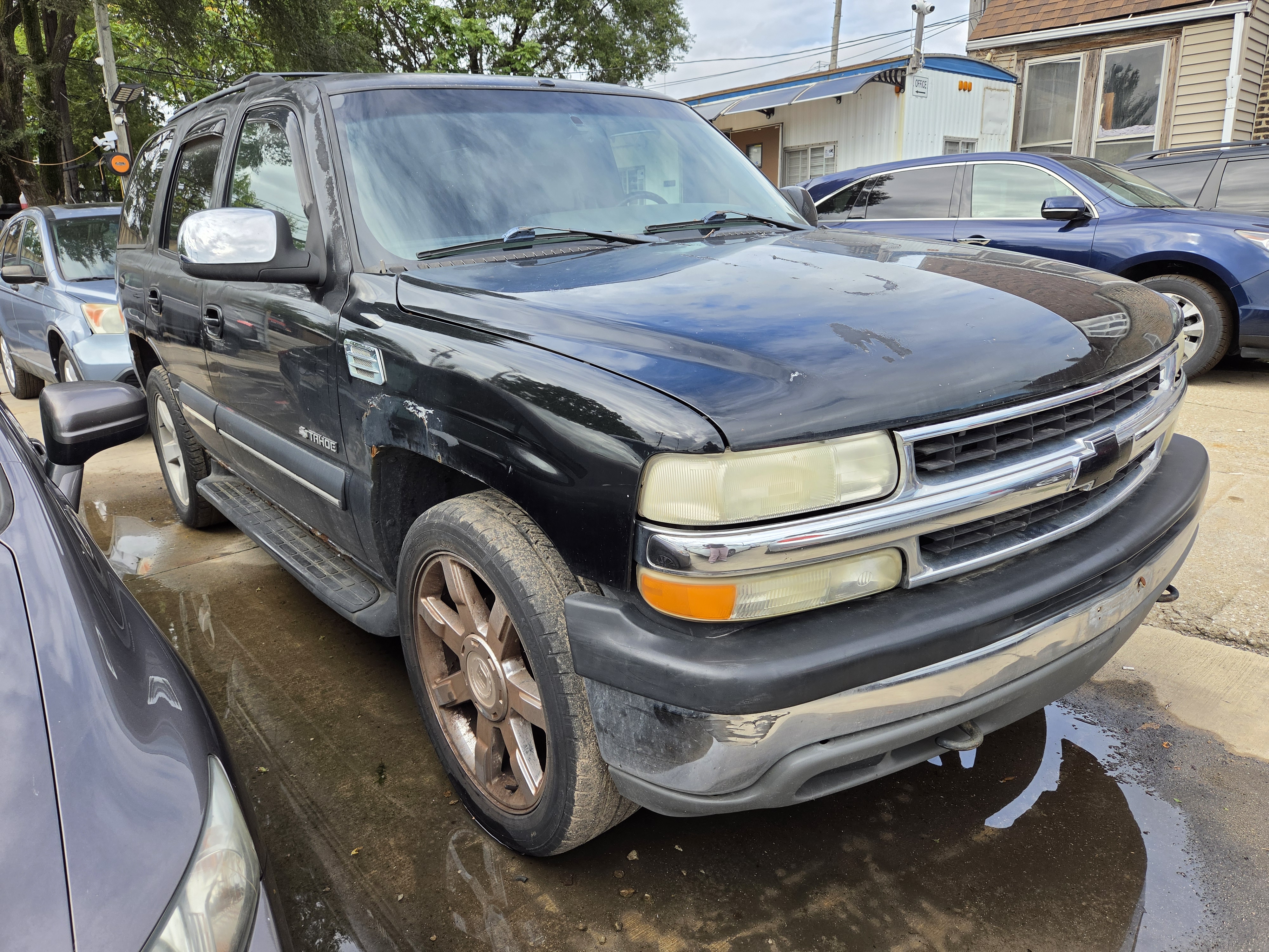 Used 2002 Chevrolet Tahoe 4WD image 2