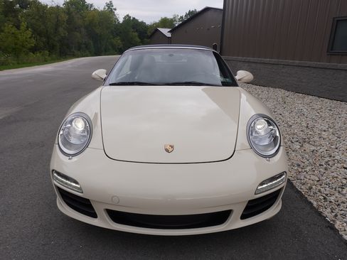 Used 2010 Porsche 911 Carrera S Cabriolet RWD image 29