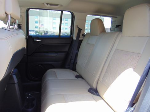 Used 2017 Jeep Patriot 75th Anniversary image 22