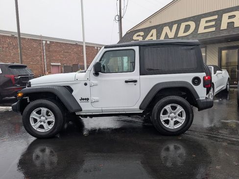 Used 2022 Jeep Wrangler Sport S image 2