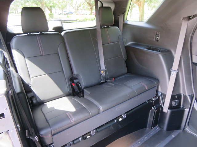 Used 2022 Chevrolet Traverse FWD RS image 20