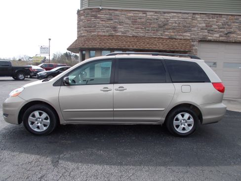 Used 2009 Toyota Sienna image 8