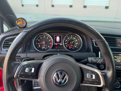 Used 2017 Volkswagen GTI image 28