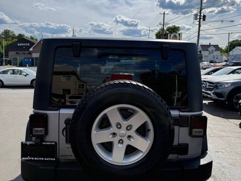 Used 2016 Jeep Wrangler 4WD Sport image 7