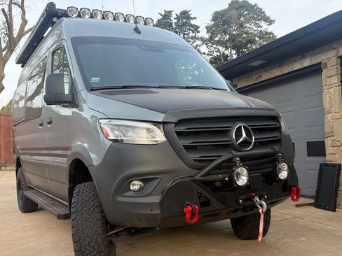 Used 2023 Mercedes-Benz Sprinter 2500 image 1
