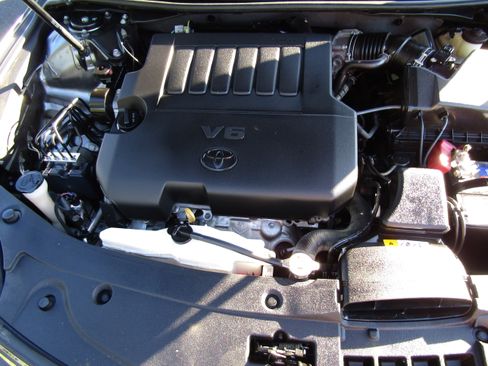 Used 2016 Toyota Avalon XLE Premium image 16