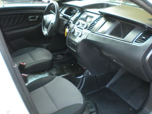 Used 2015 Ford Taurus Police Interceptor AWD image 5