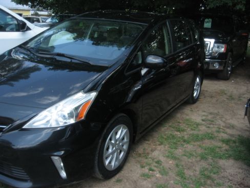 Used 2012 Toyota Prius V Four Wagon 4D FWD image 1