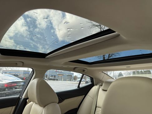 Used 2017 Nissan Maxima Platinum image 9