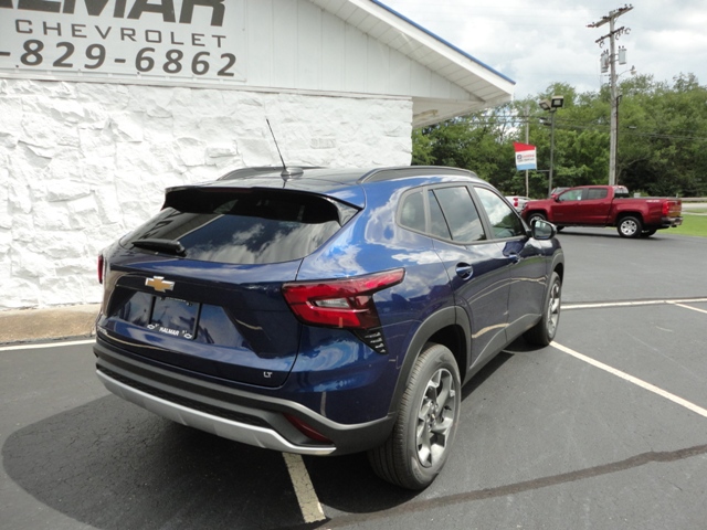 Used 2024 Chevrolet Trax LT FWD image 3