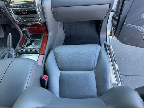 Used 2009 Lexus LX 570 image 25