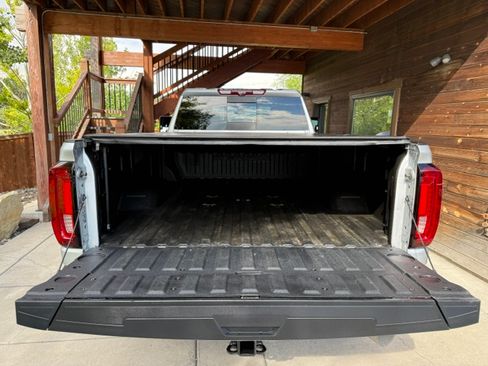 Used 2023 GMC Sierra 2500 4x4 Crew Cab Denali image 5