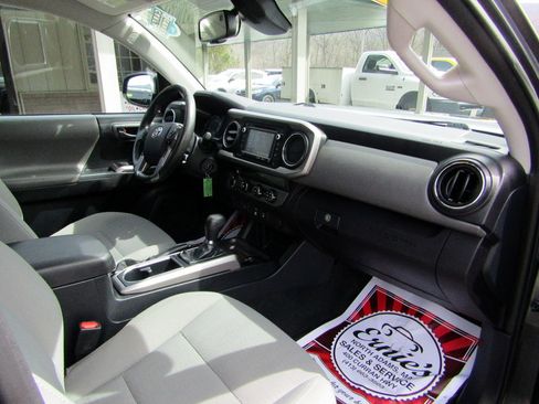 Used 2018 Toyota Tacoma SR5 image 24