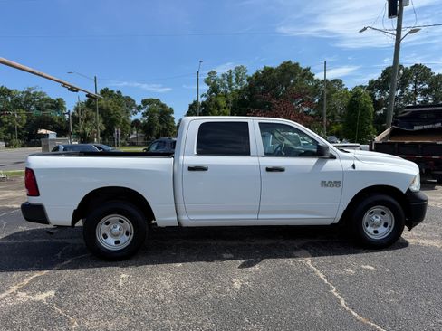 Used 2018 RAM 1500 4x4 Crew Cab ST image 6